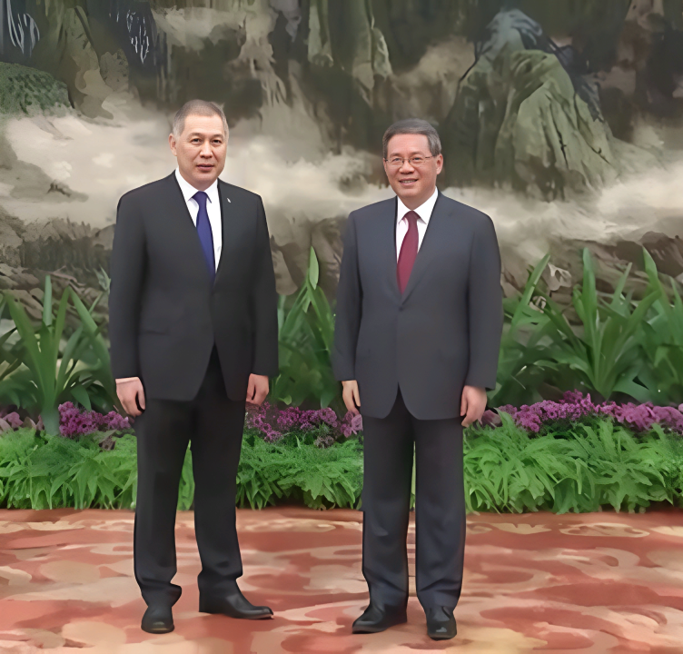 Посол Казахстана встретился с Премьером Госсовета КНР