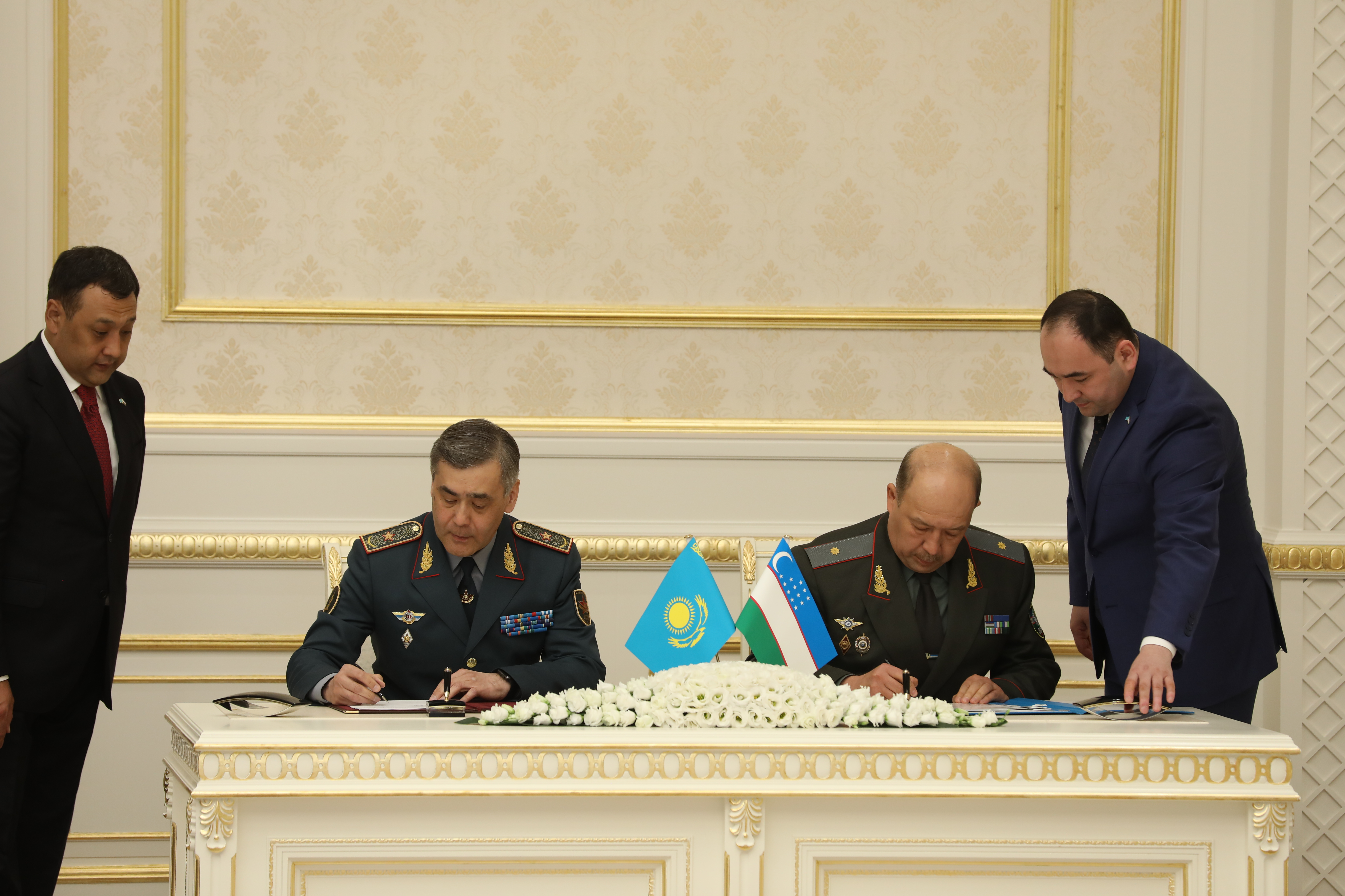 Қазақстан мен Өзбекстан әуе шабуылына қарсы қорғаныс және әуеайлақтық-техникалық қамтамасыз ету мәселелері жөніндегі келісімге қол қойды 