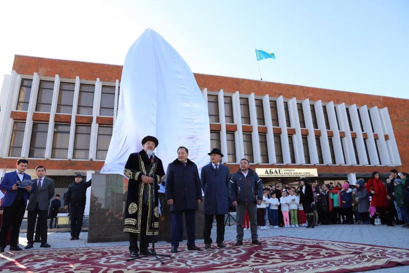 Monument to Abai Kunanbayev opened in Aktau