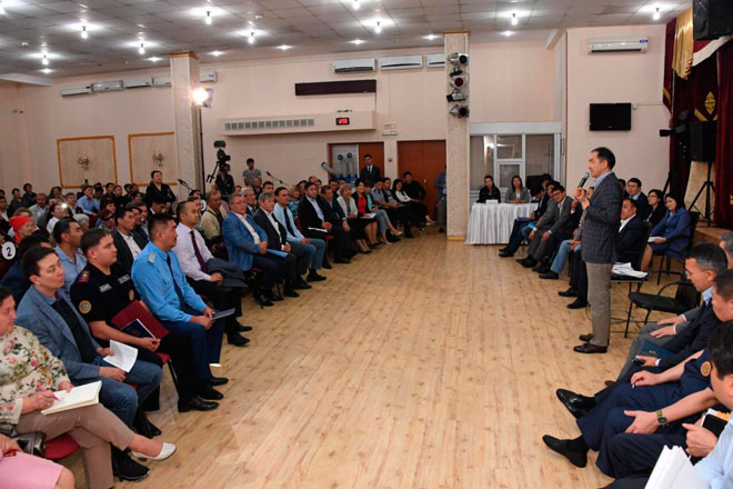 Алматы қаласының әкімі Әуезов ауданы тұрғындарының сұрақтарына жауап берді