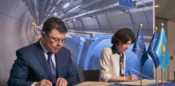 2018 жылғы 29 маусымда Женева қаласында қазақстандық делегацияның сапары шеңберінде ҚР Үкіметі мен Еуропалық ядролық зерттеулер жөніндегі ұйымы арасындағы ғылыми-техникалық ынтымақтастыққа қатысты халықаралық ынтымақтастық туралы келісімге қол қойылды.