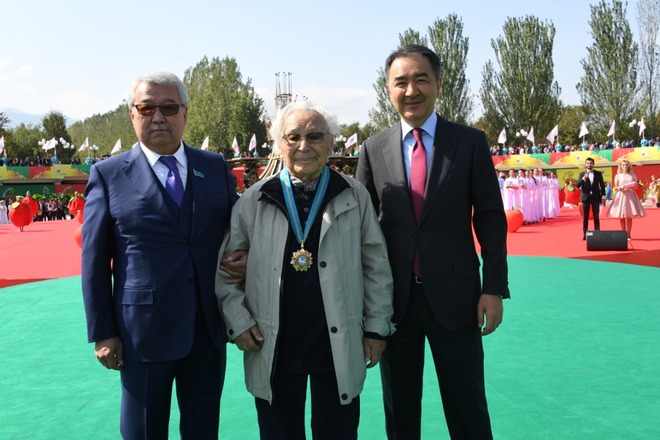 Жеті азаматқа Алматы қаласының Құрметті тұрғыны атағы берілді