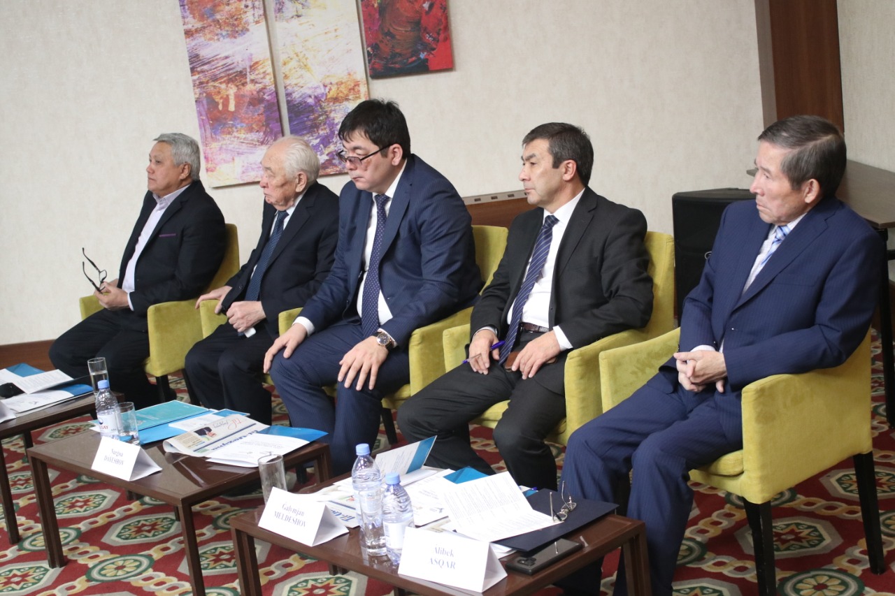 «Жаңа әліпби: емле, әдістеме және халықаралық тәжірибе» тақырыбында республикалық конференция өтіп жатыр