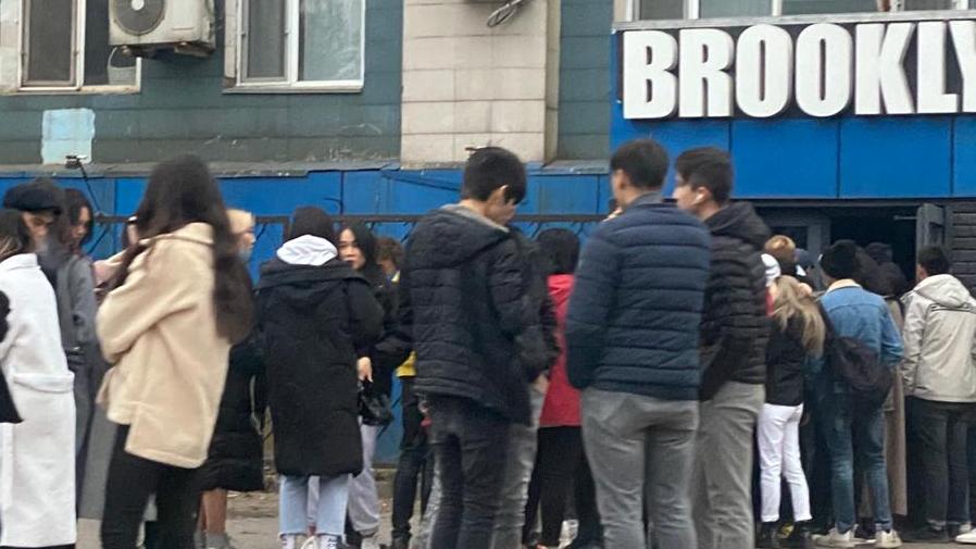 Карантиндік шектеулер кезінде қарағандылықтар үйлену тойын және жаппай кеш ұйымдастырды