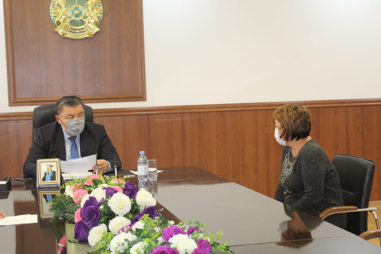 Бүгін аудан әкімі Ә.Жақанбаев, аудан тұрғындарының өтініштері бойынша жеке қабылдау өткізді.