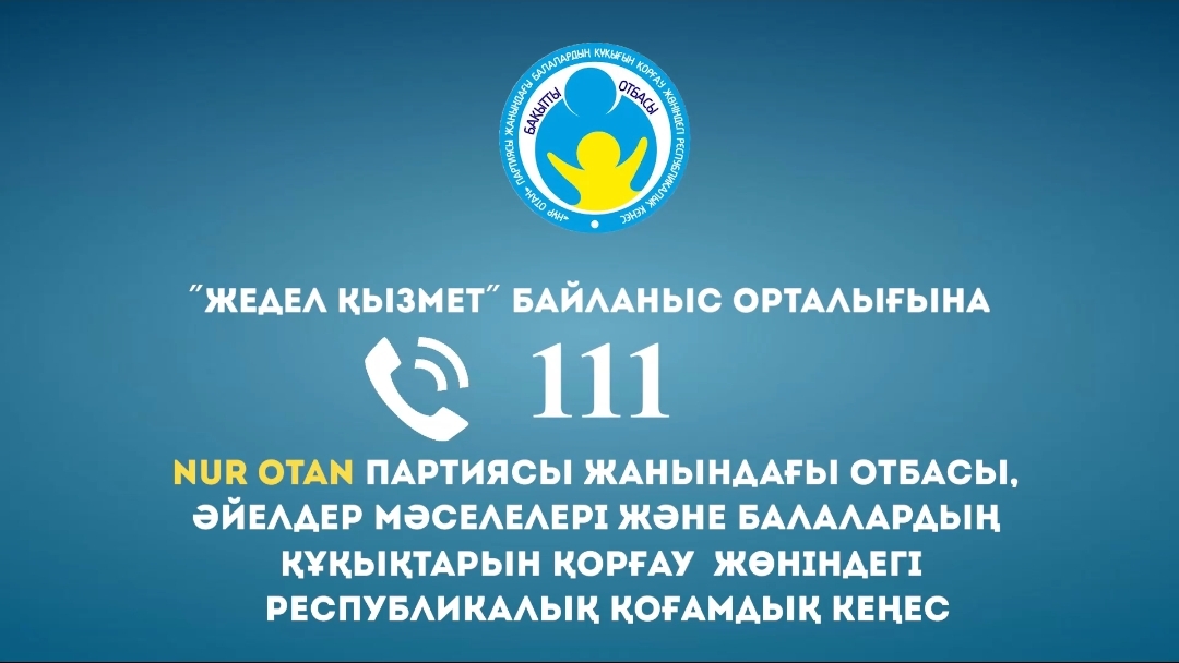 Бір аққұба дәретханада жұлқылап жатқан жігітті ұстап алды. Ұсқынсыз әйелдермен порно