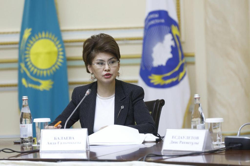 Встреча министра Аиды Балаевой с членами Общественного совета Алматы