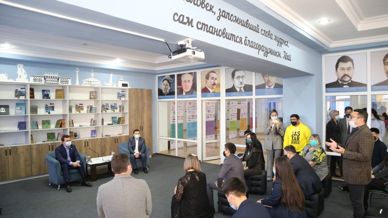 В Караганде открыли центр поддержки волонтёров Qoldau