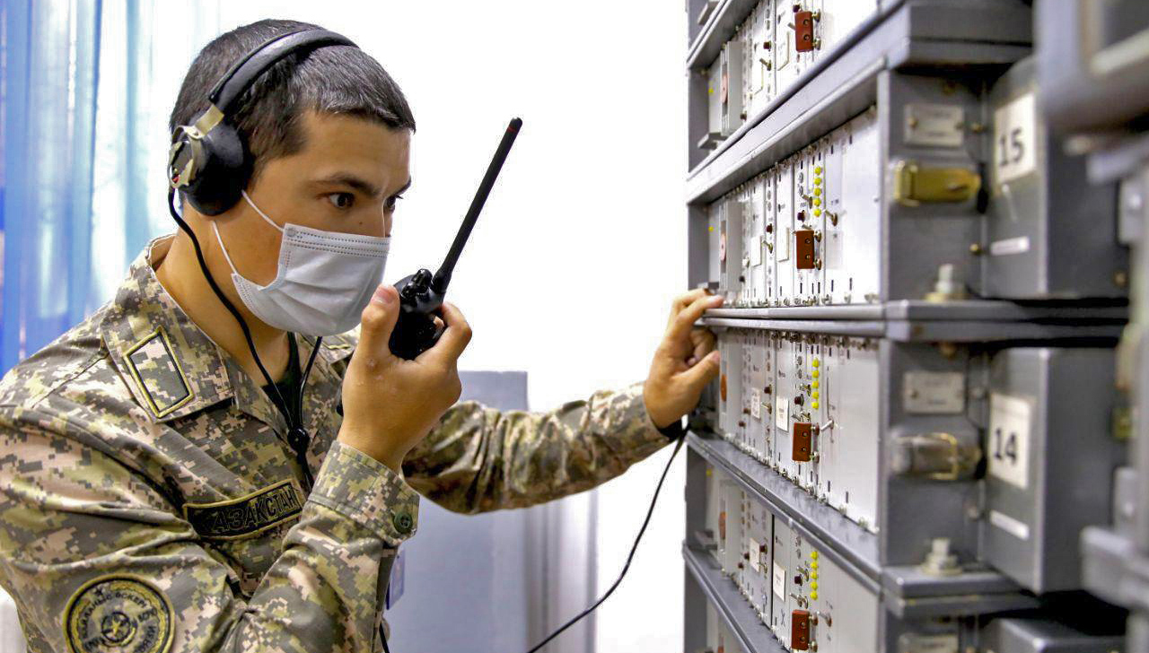 Профессиональный праздник военных связистов