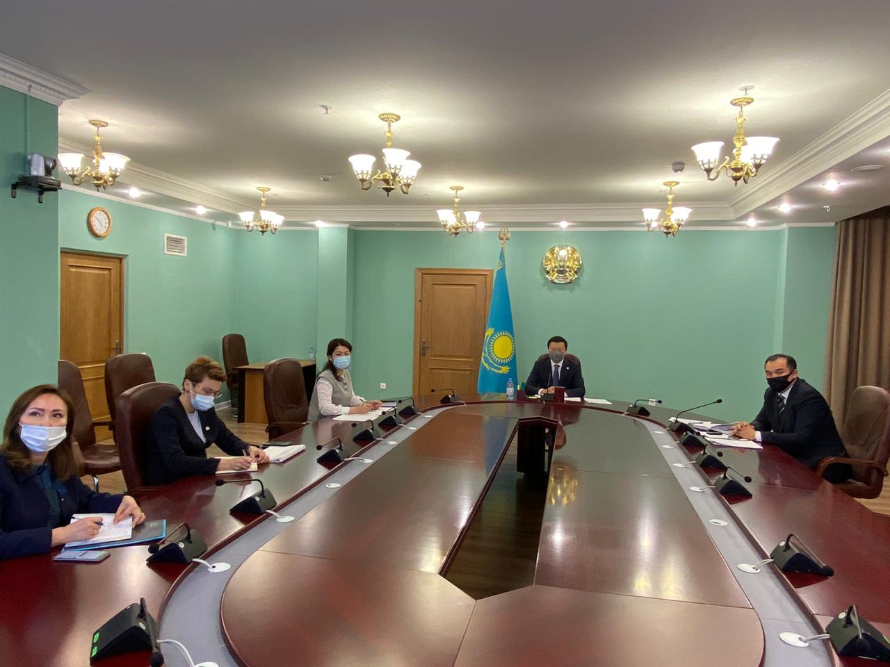 А. Цой қоғамдық бақылау мүшелерімен кездесті