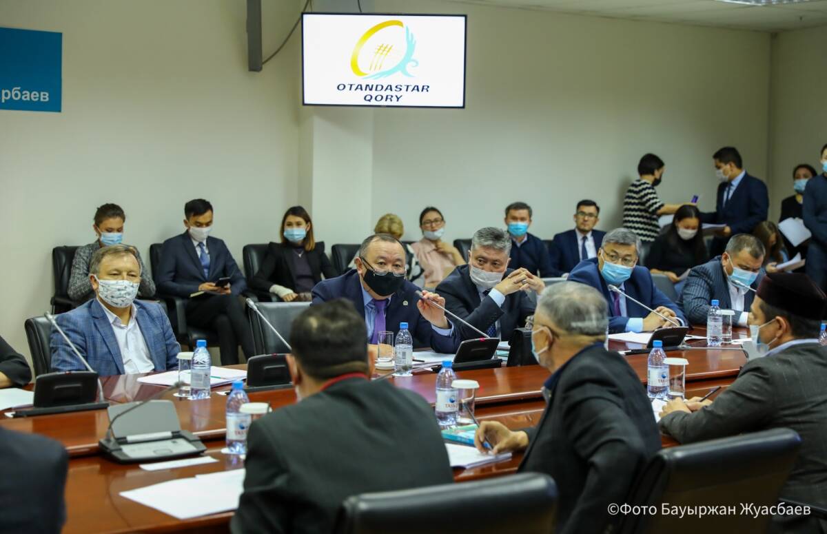 Обсуждены вопросы поддержки этническим казахам за рубежом и желающим переехать в Казахстан