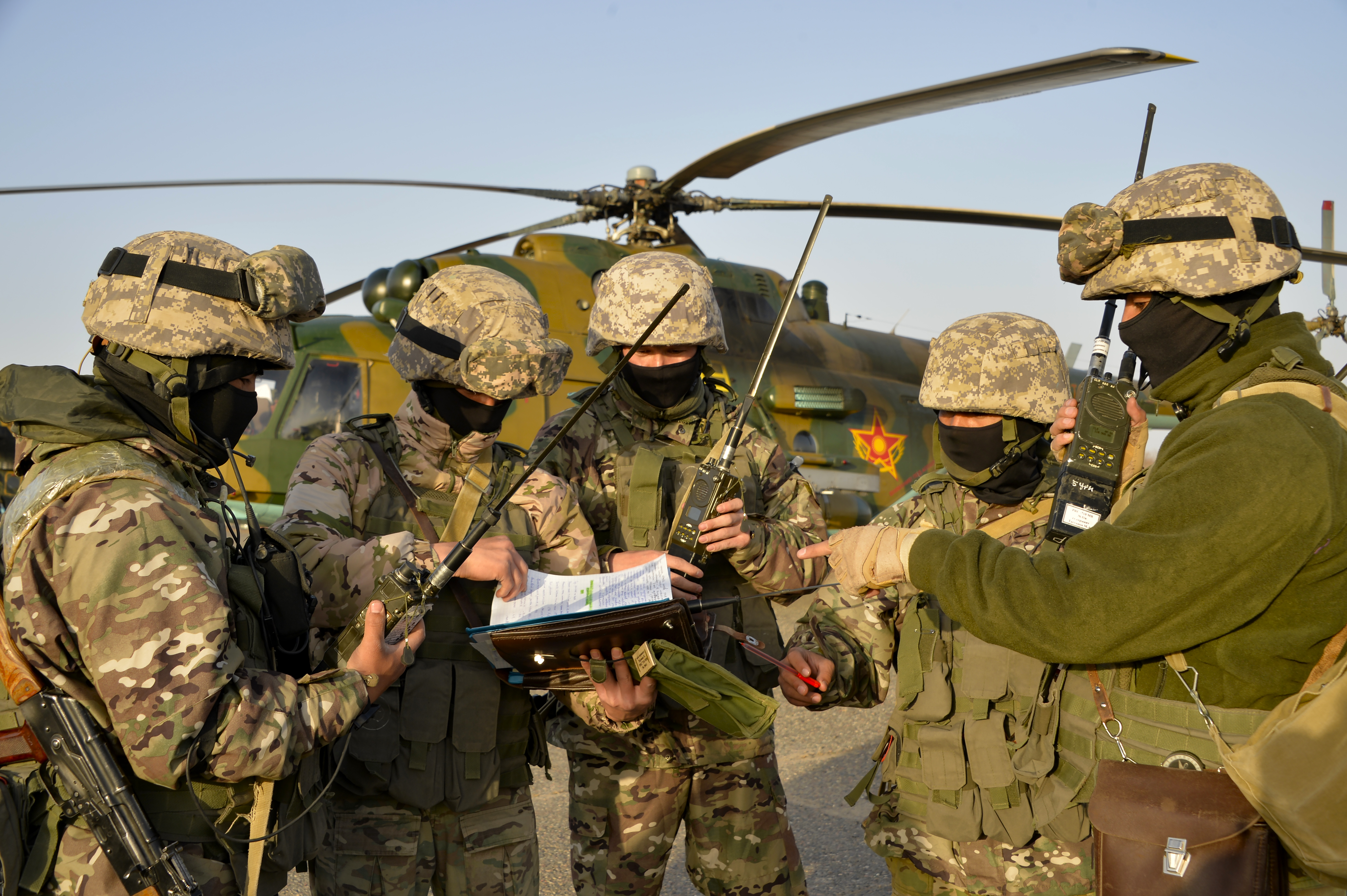 Какая армия в казахстане. Казахстанская армия. Войска Казахстана. Военные силы Казахстана. Армия Казахстана учения.