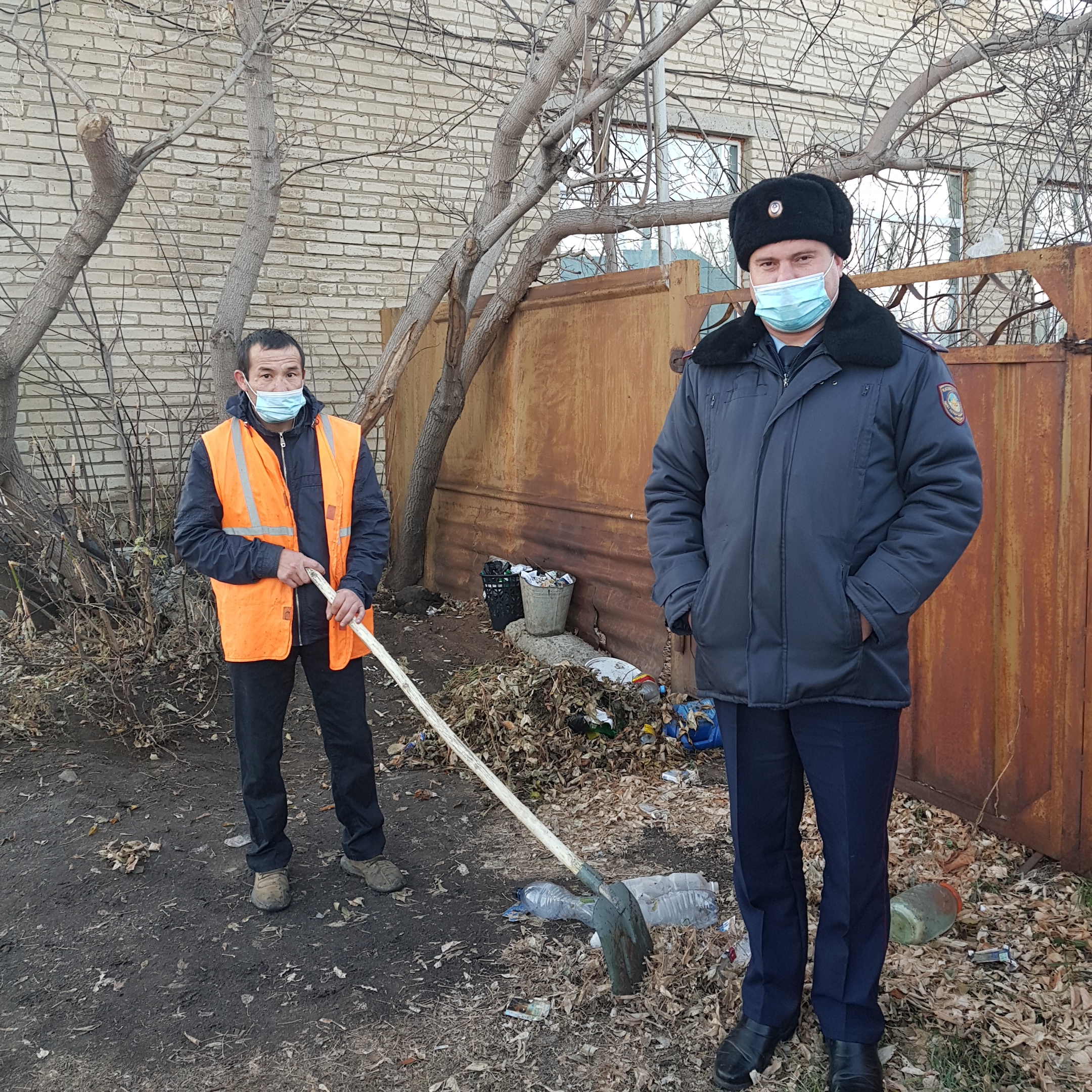 Ауылдағы кәмелетке толған әйелдер Ауылдағы кәмелетке толған әйелдер