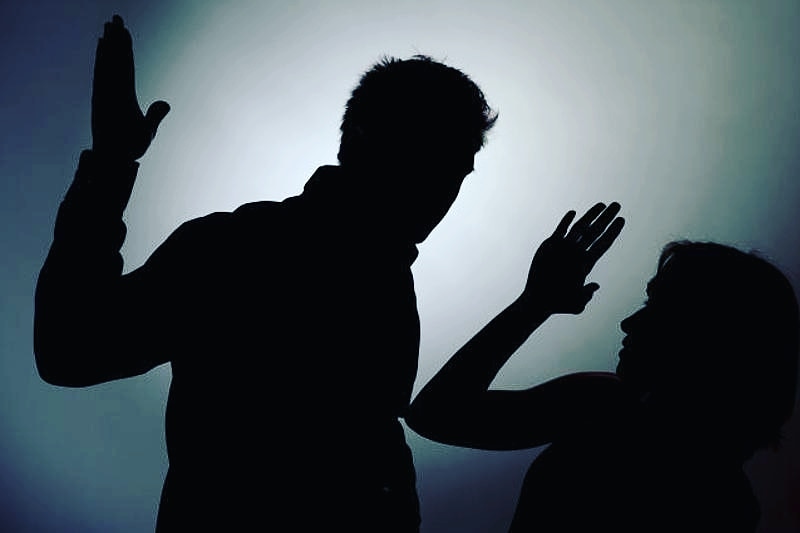 Казак әйелі жыныстық қатынасқа түсіп жатыр