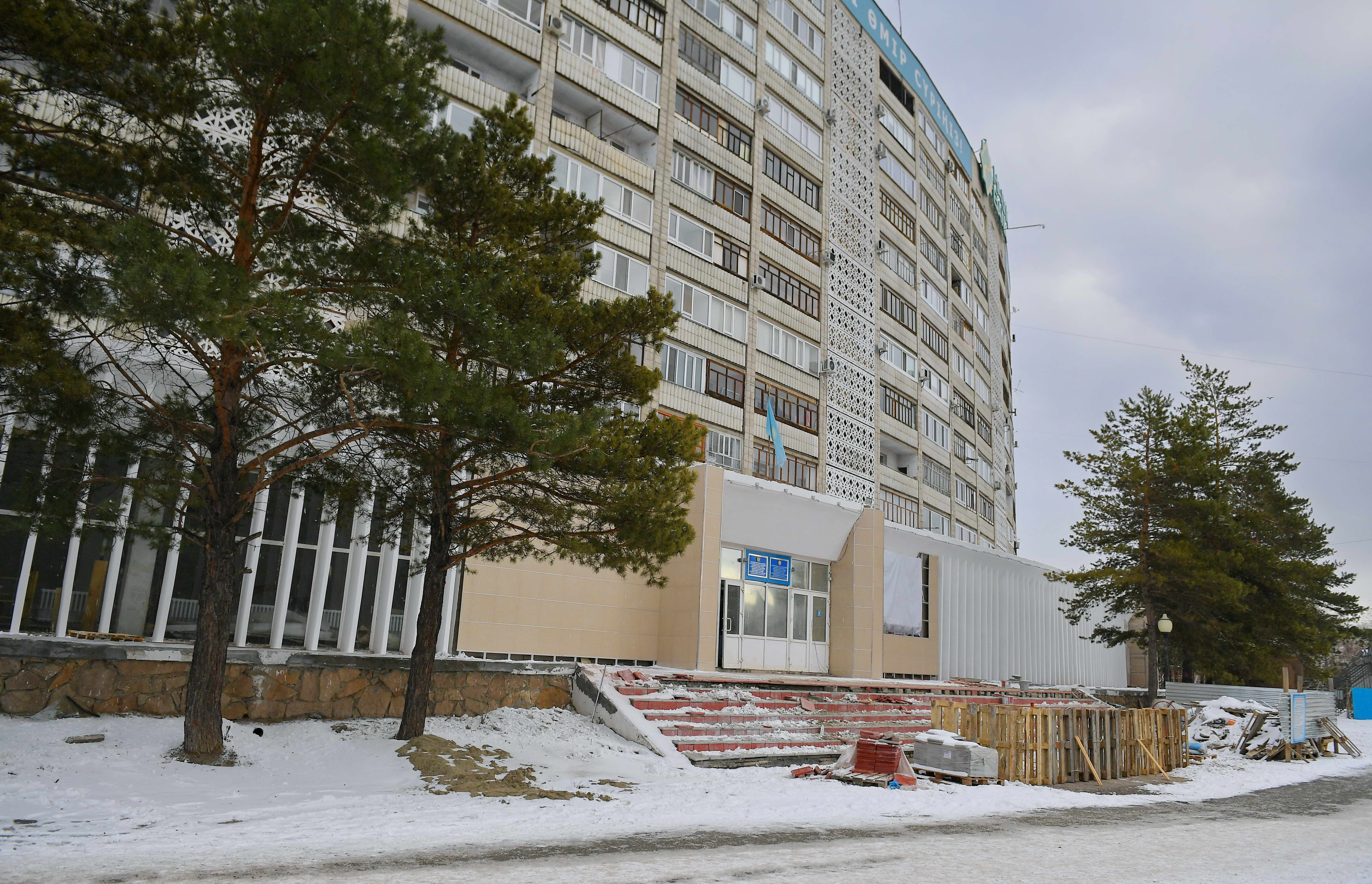 Абылкаир Скаков объехал ремонтируемые по «Дорожной карте занятости» объекты в Павлодаре