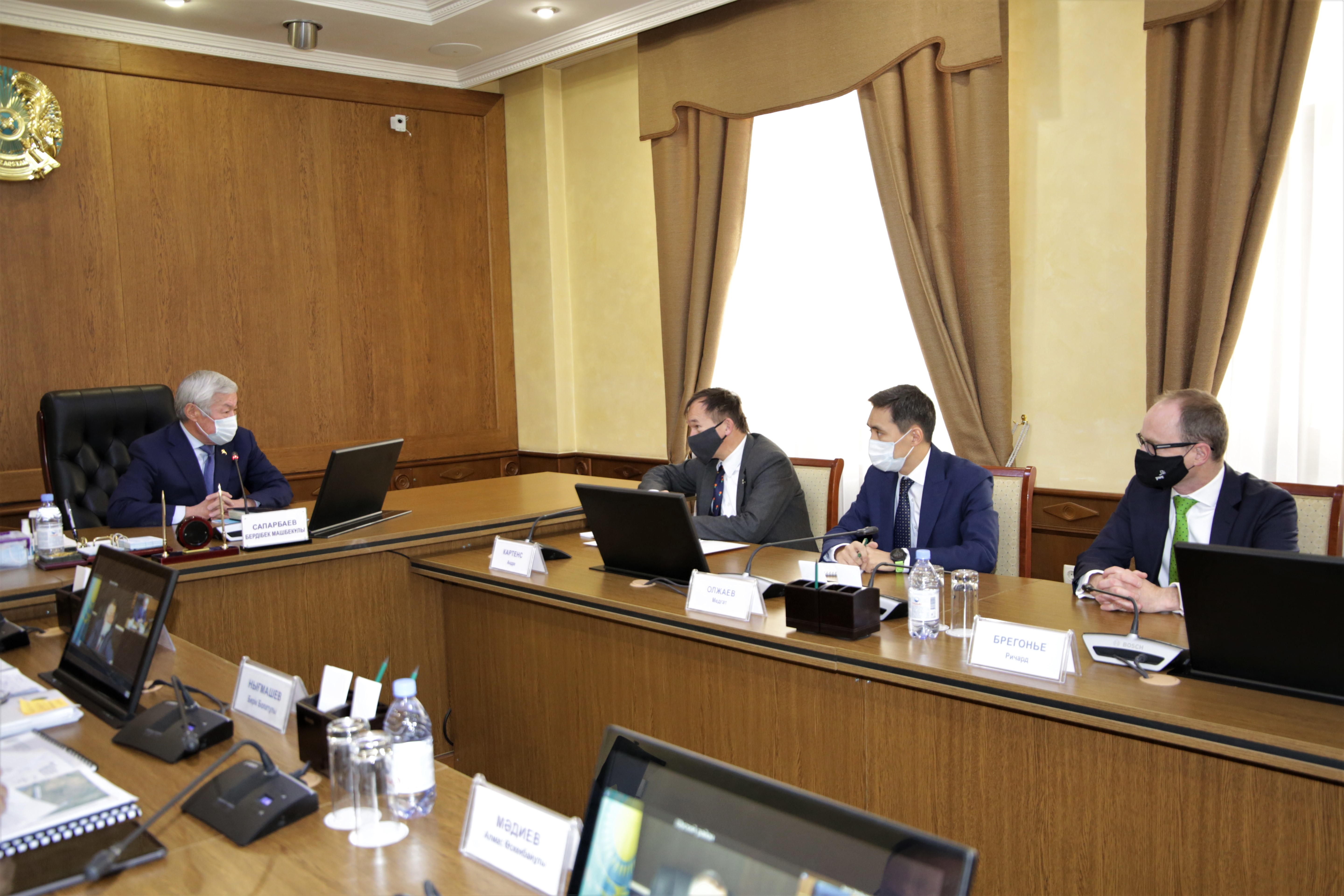 Сапарбаев пен Нидерланды елшісі фри картобы зауытының құрылысына қатысты мәселені талқылады