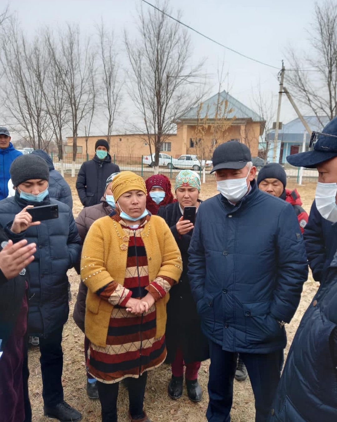 АУДАН ӘКІМІ ТҰРҒЫНДАРМЕН КЕЗДЕСТІ