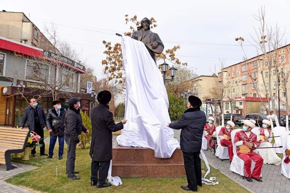 ШЫМКЕНТТЕ СҮГІР ӘЛІҰЛЫНА АРНАЛҒАН ЕСКЕРТКІШ ОРНАТЫЛДЫ