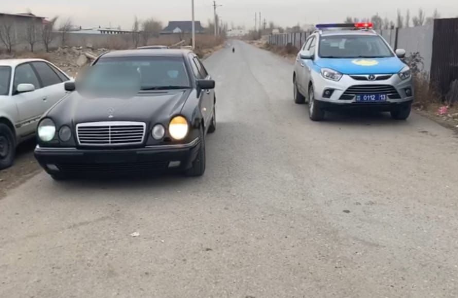 Түркістан облысының полицейлері жол ережесін бұзушыны жауапқа тартты