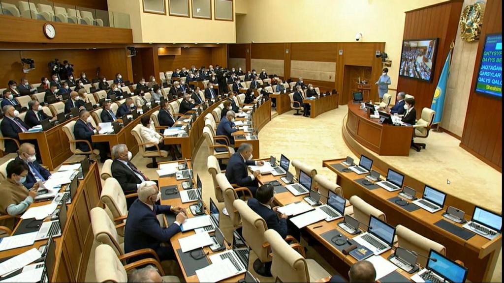 В Мажилисе Парламента РК представлен законопроект об общественных советах