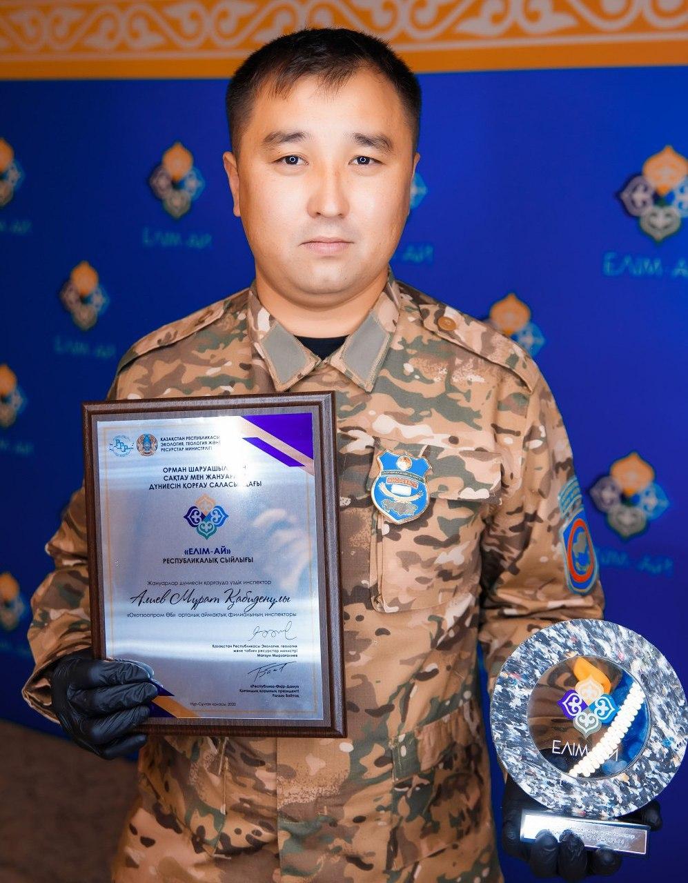 Жалаңаш қыздардың жеке суреттері