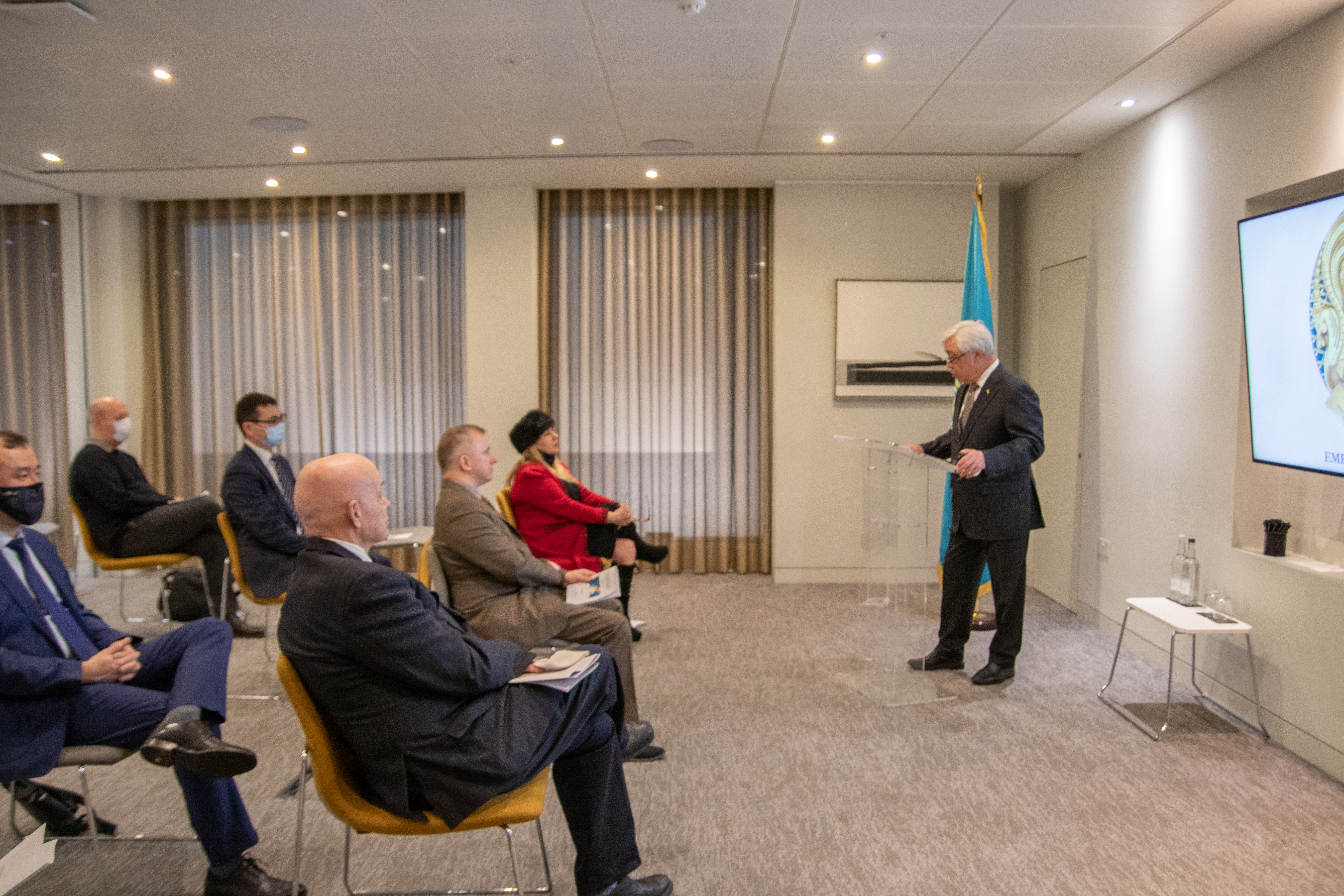 Казахстанские дипломаты ознакомили зарубежных экспертов с подготовкой страны к парламентским выборам