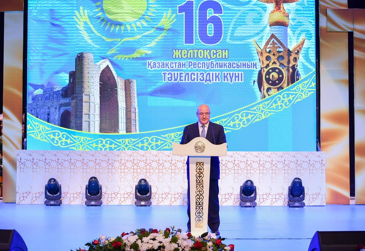 ТУРКЕСТАНЦАМ ВРУЧИЛИ ГОСУДАРСТВЕННЫЕ НАГРАДЫ