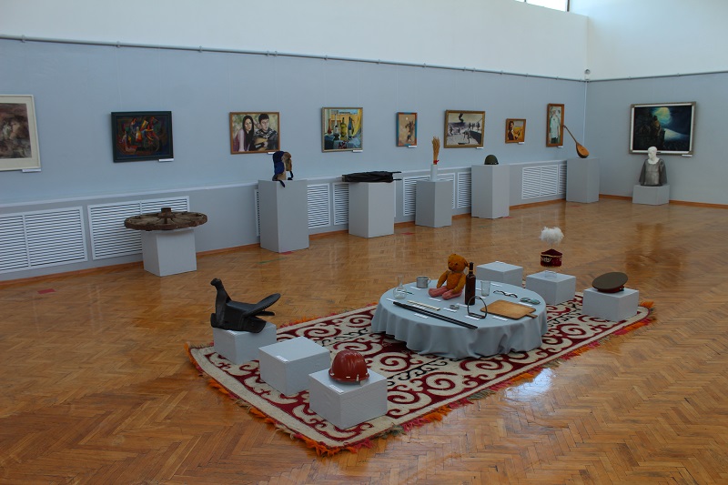 14 декабря  в Темиртауском историко-краеведческом музее состоялось  открытие выставки-инсталяции «От большого к малому» в прямом эфире Instagram