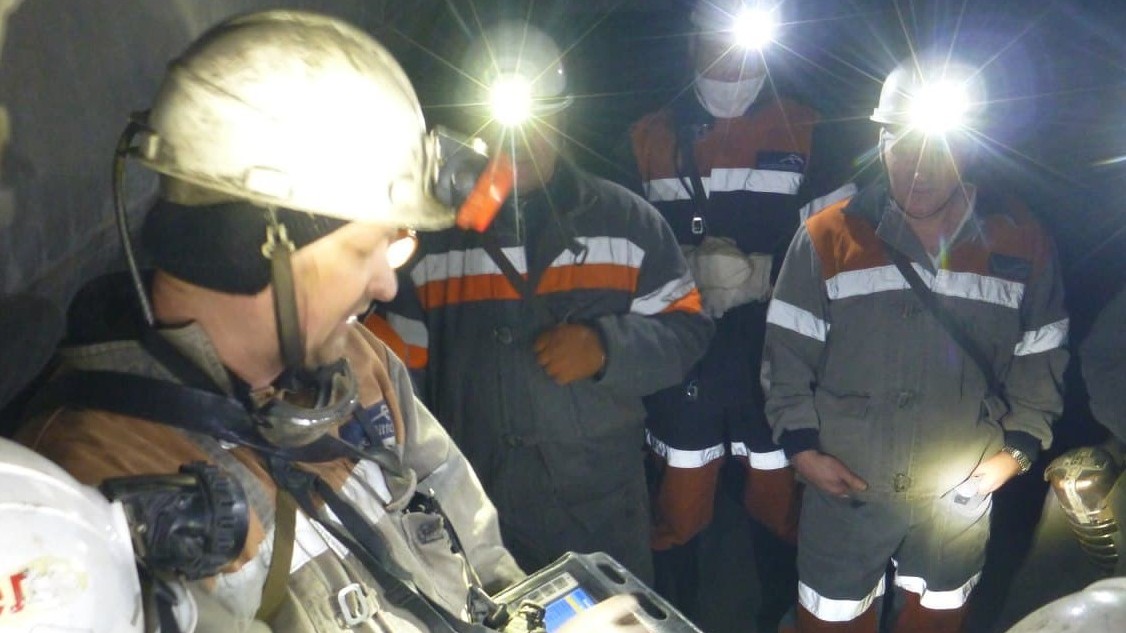 В Карагандинской области на учениях в шахте использовали новое оборудование для поиска людей под завалами