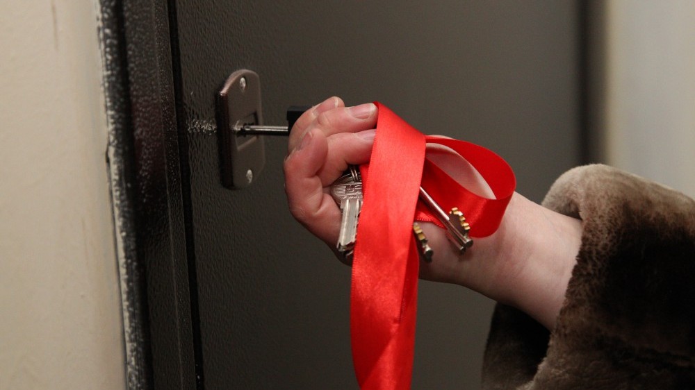 Три многодетные семьи Абайского района получили квартиры по госпрограмме «Нұрлы жер»