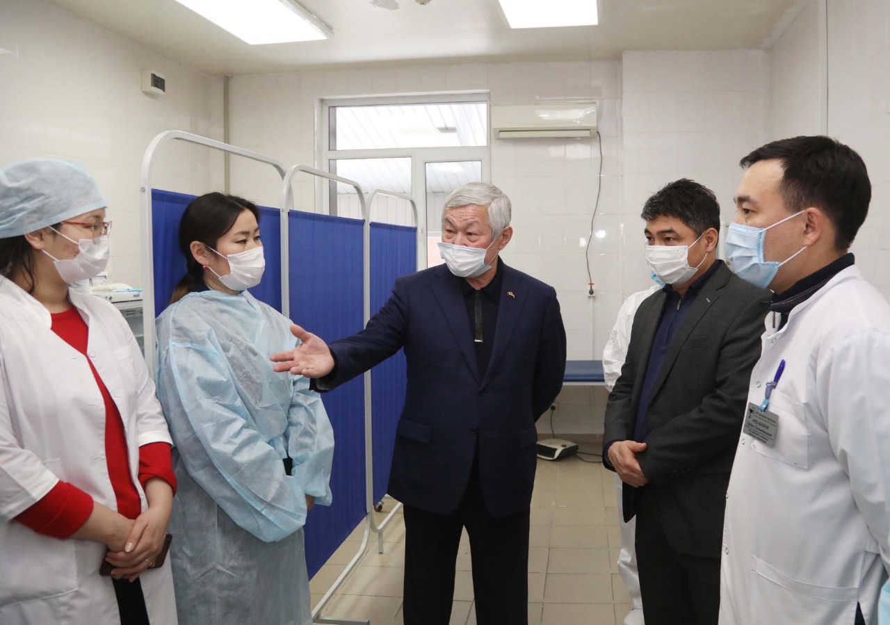 Отечественная вакцина поможет остановить распространение коронавируса – Бердибек Сапарбаев