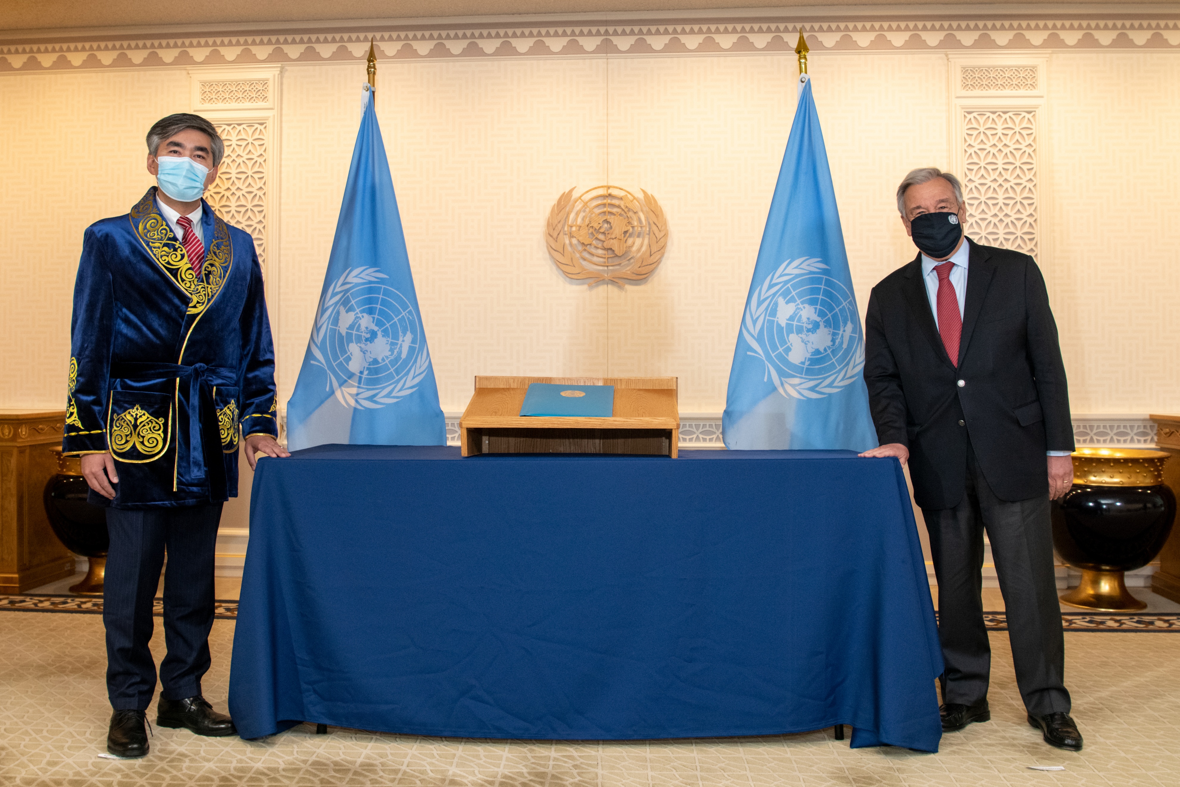 Постоянный представитель Казахстана при ООН вручил  верительные грамоты Генеральному секретарю ООН