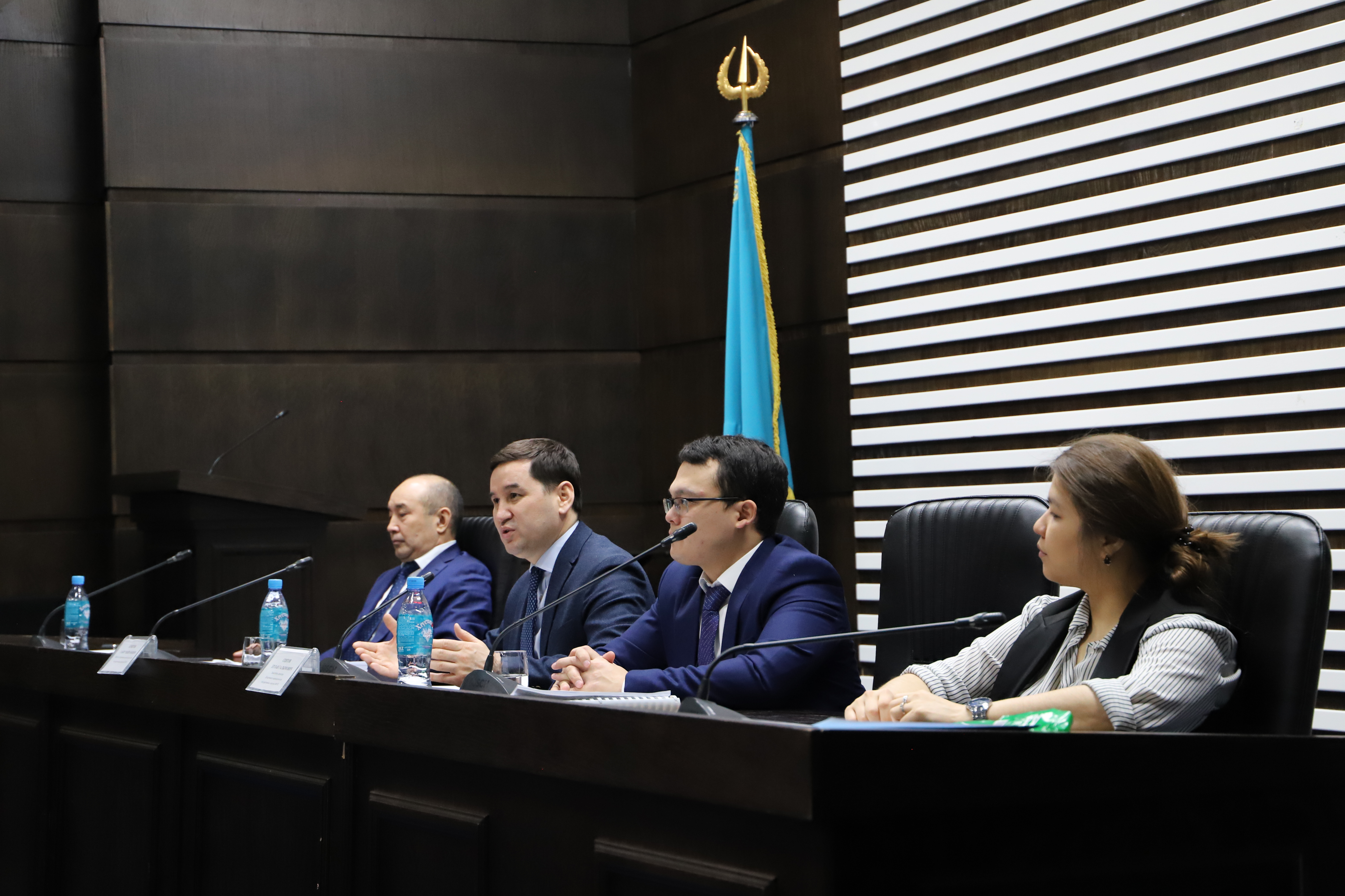 Суранчиев министр. Министерство финансов казахстана. Все министры финансов казахстана. Министерство финансов рк. Ерулан кенжебекович жамаубаев дети.