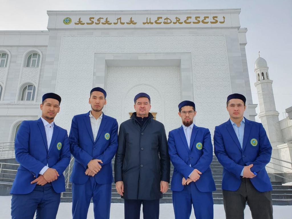 Медресе колледж. Учебные заведения в актюбинске. Имамы марьям султанова медресе. Медресе колледж. Назарбаев медресе.