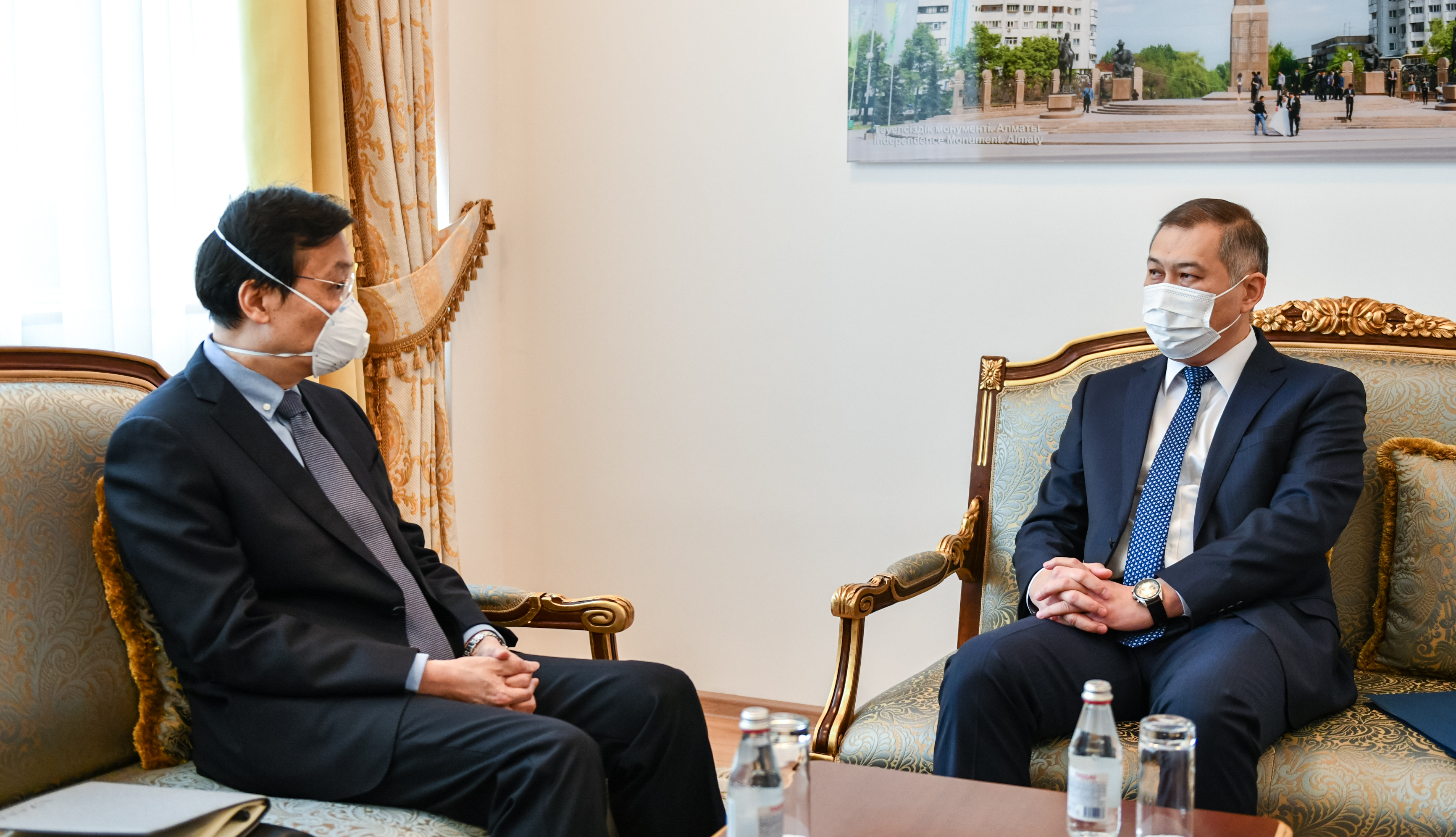 Kazakh Foreign Ministry hosted a meeting with the Ambassador of China