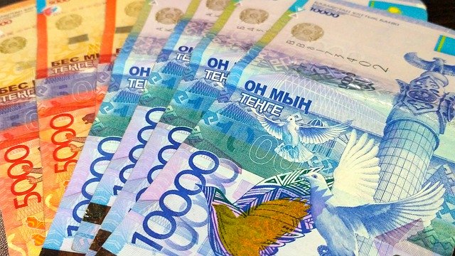 Табысынан айырылған қазақстандықтар мамыр айында тағы бір рет 42 500 теңге алады