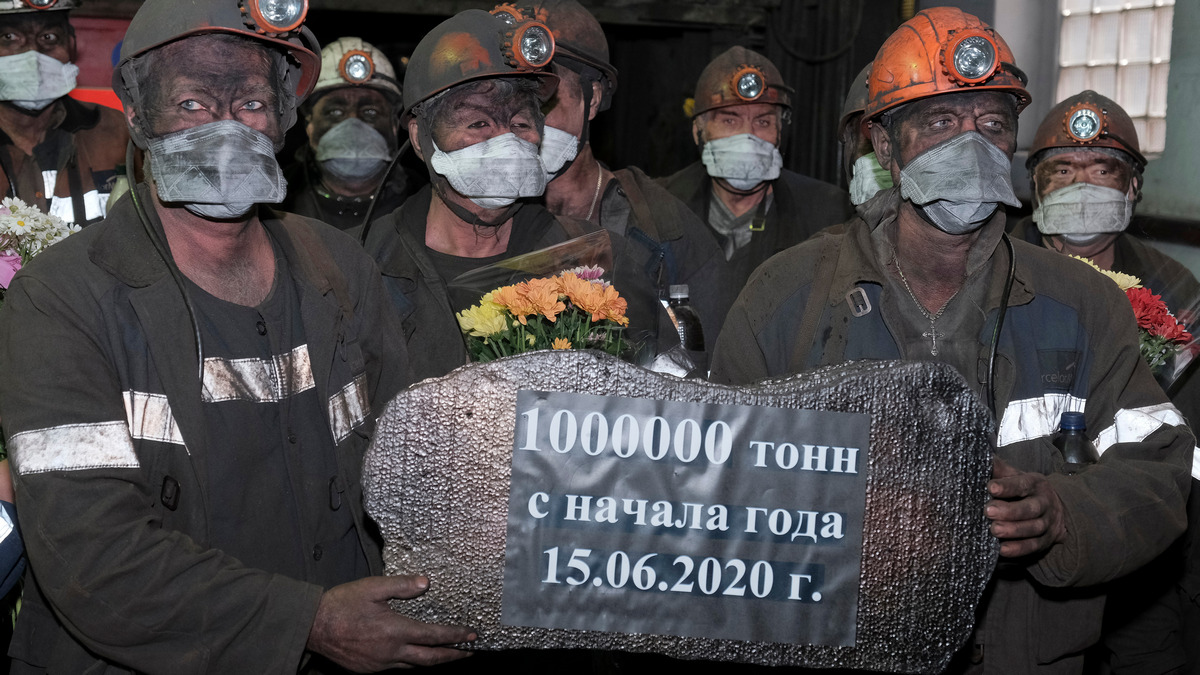 Шахта имени Костенко взяла миллионный рубеж