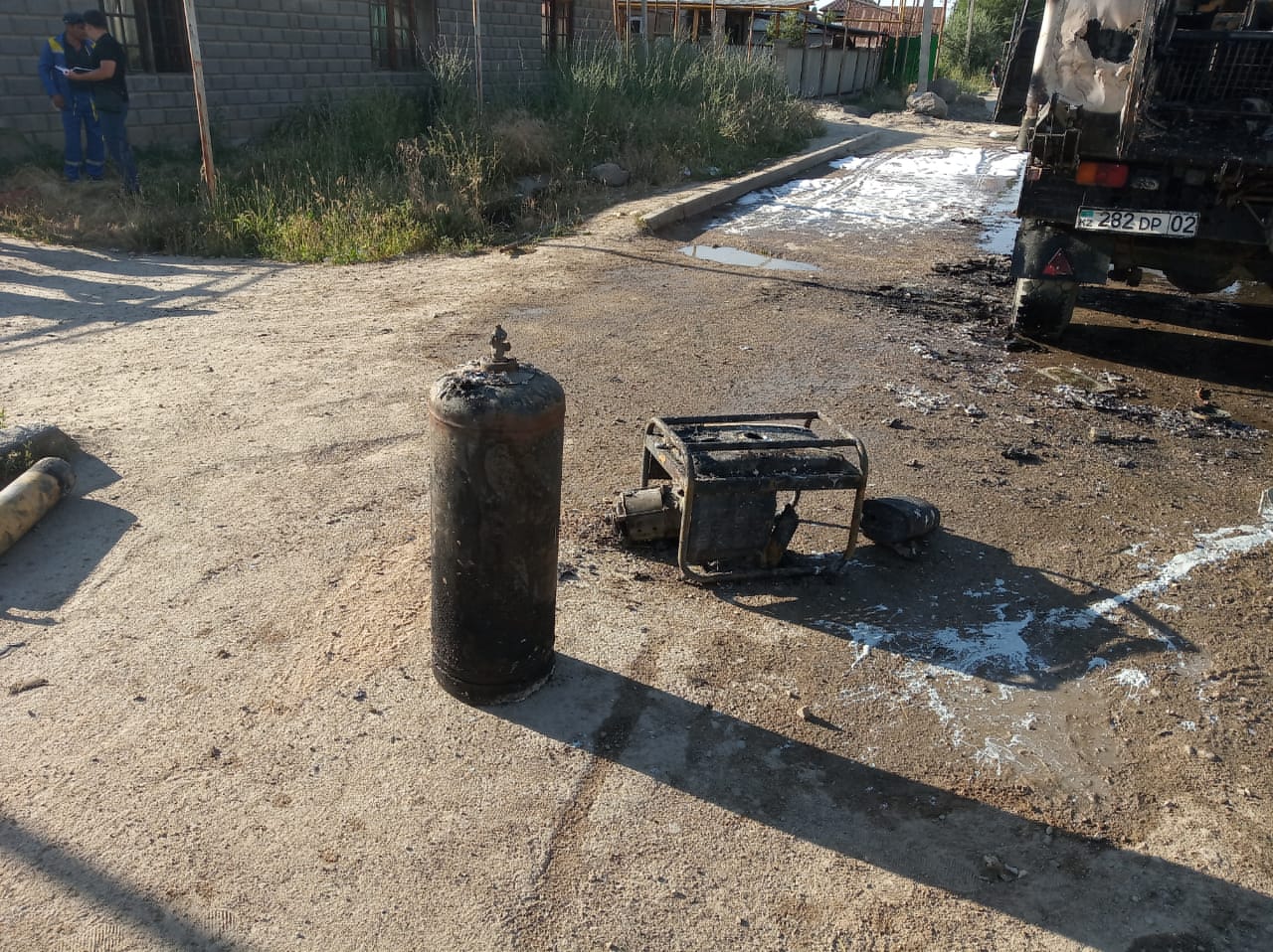 № 14 өрт сөндіру бөлімінің жауынгерлері Алатау ауданының Шаңырақ ықшамауданындағы жарылыстың алдын алды