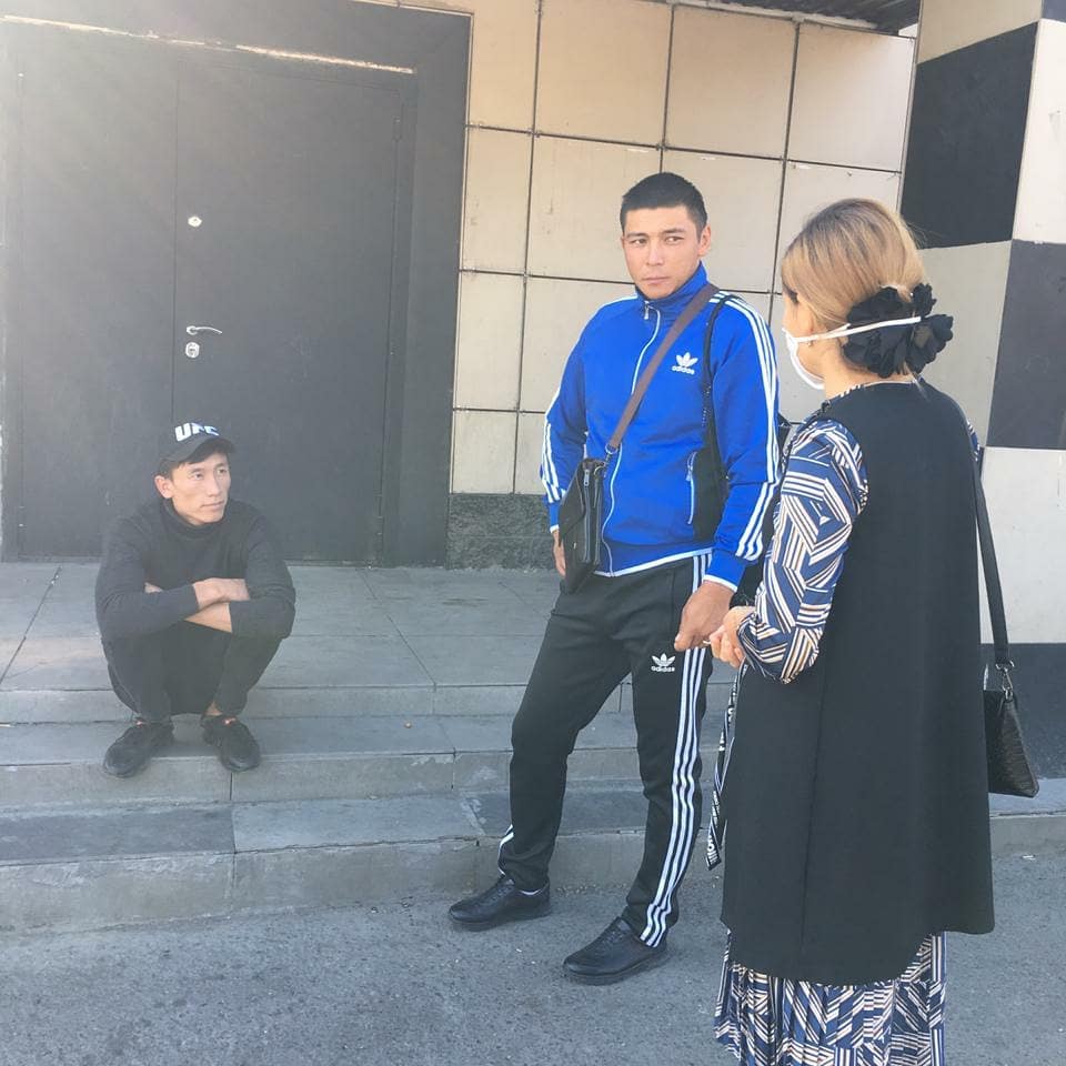 Специалистами управления ККБТУ в составе мониторинговой группы ежедневно проводится разъяснительная работа по ношению масок в общественных местах и на открытом воздухе.