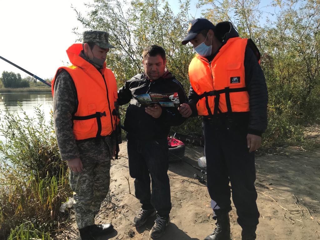 Спасатели СКО предупреждают рыбаков о соблюдении правил безопасности на воде