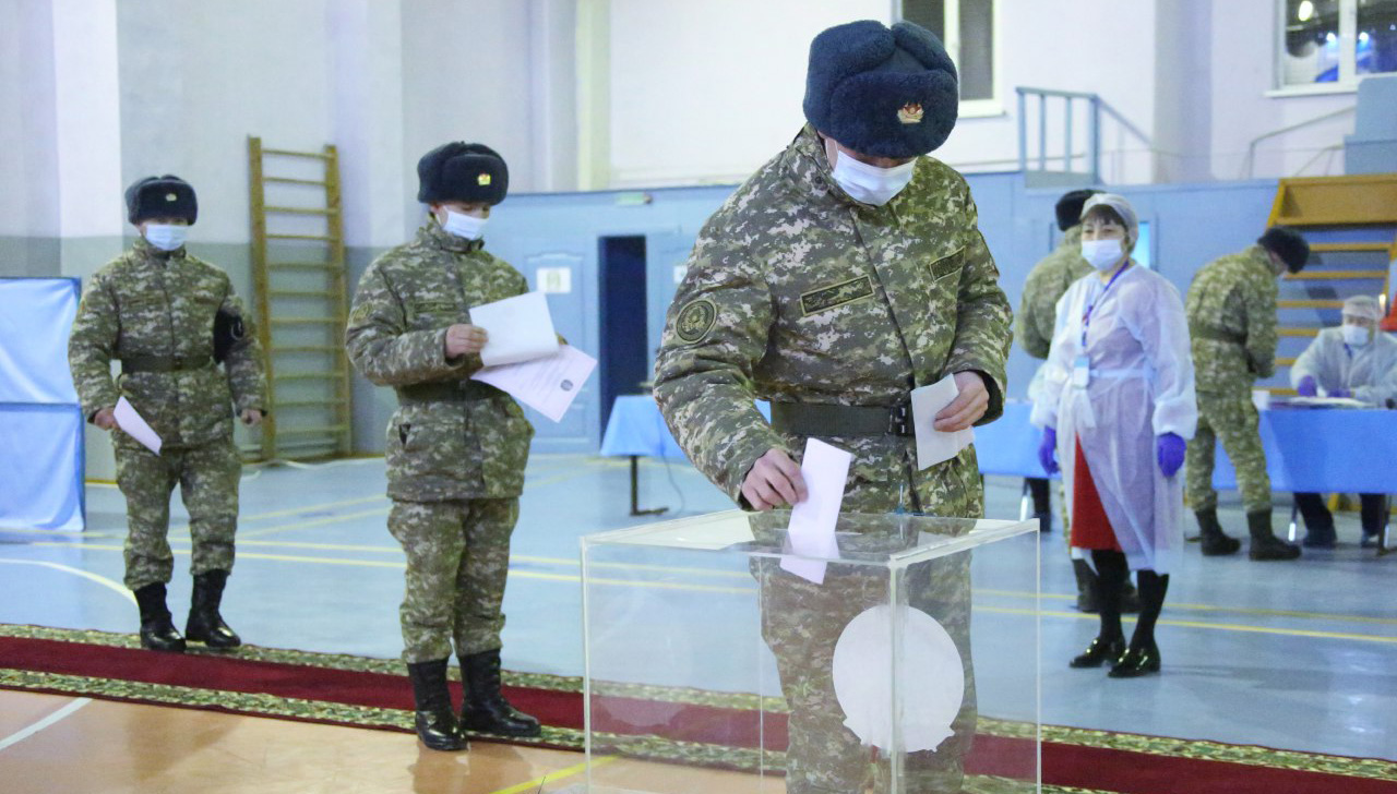 Досрочно завершено голосование на 19 избирательных участках, созданных в воинских частях Вооруженных Сил