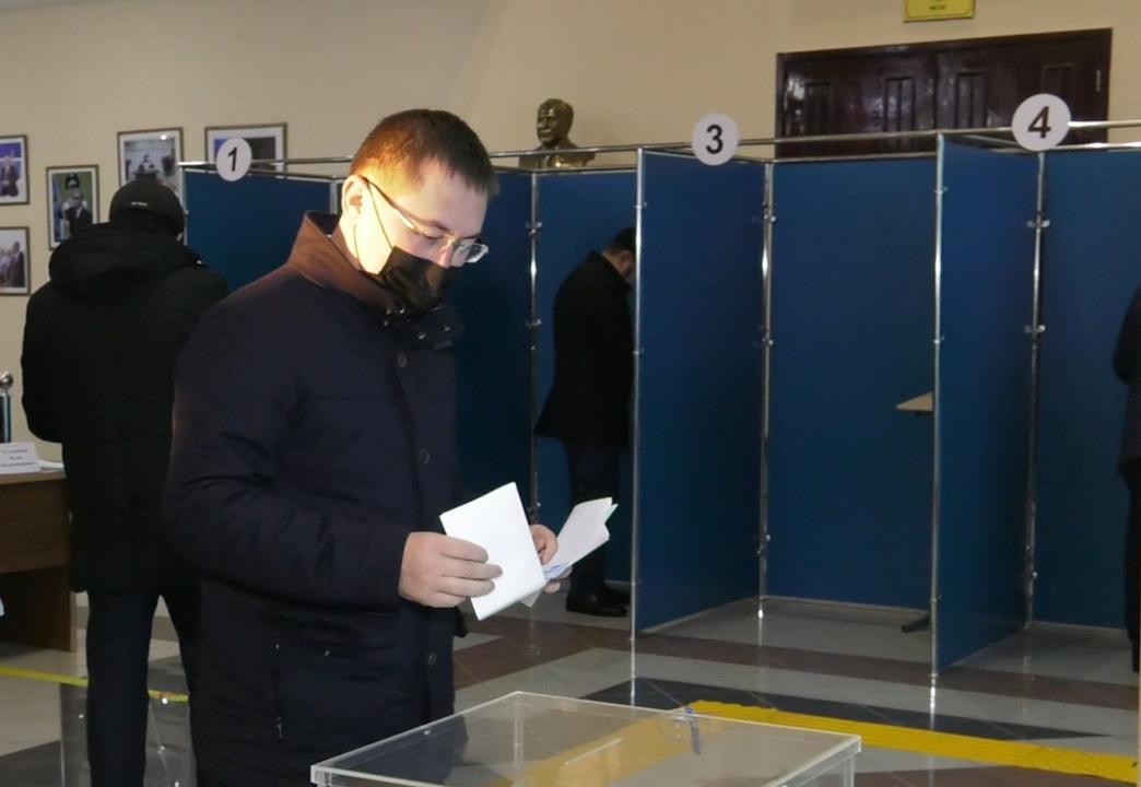 ТҮРКІСТАН ҚАЛАСЫНДА САЙЛАУ НАУҚАНЫ ЖАЛҒАСУДА