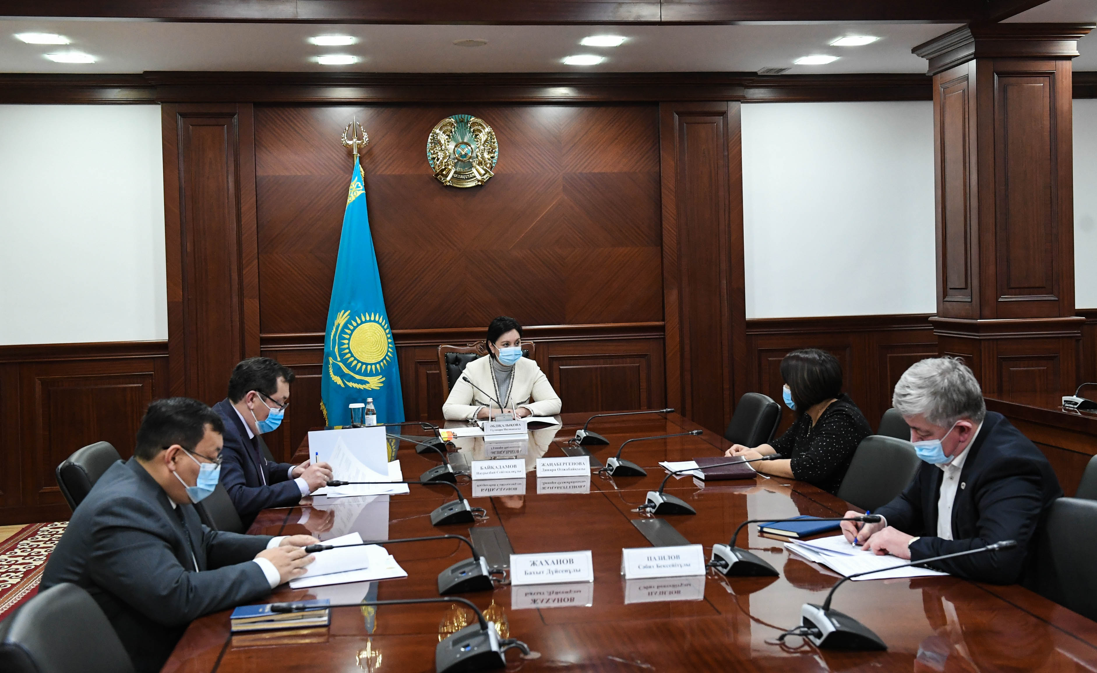 Аким области встретилась с руководителем областного департамента санитарно-эпидемиологического контроля