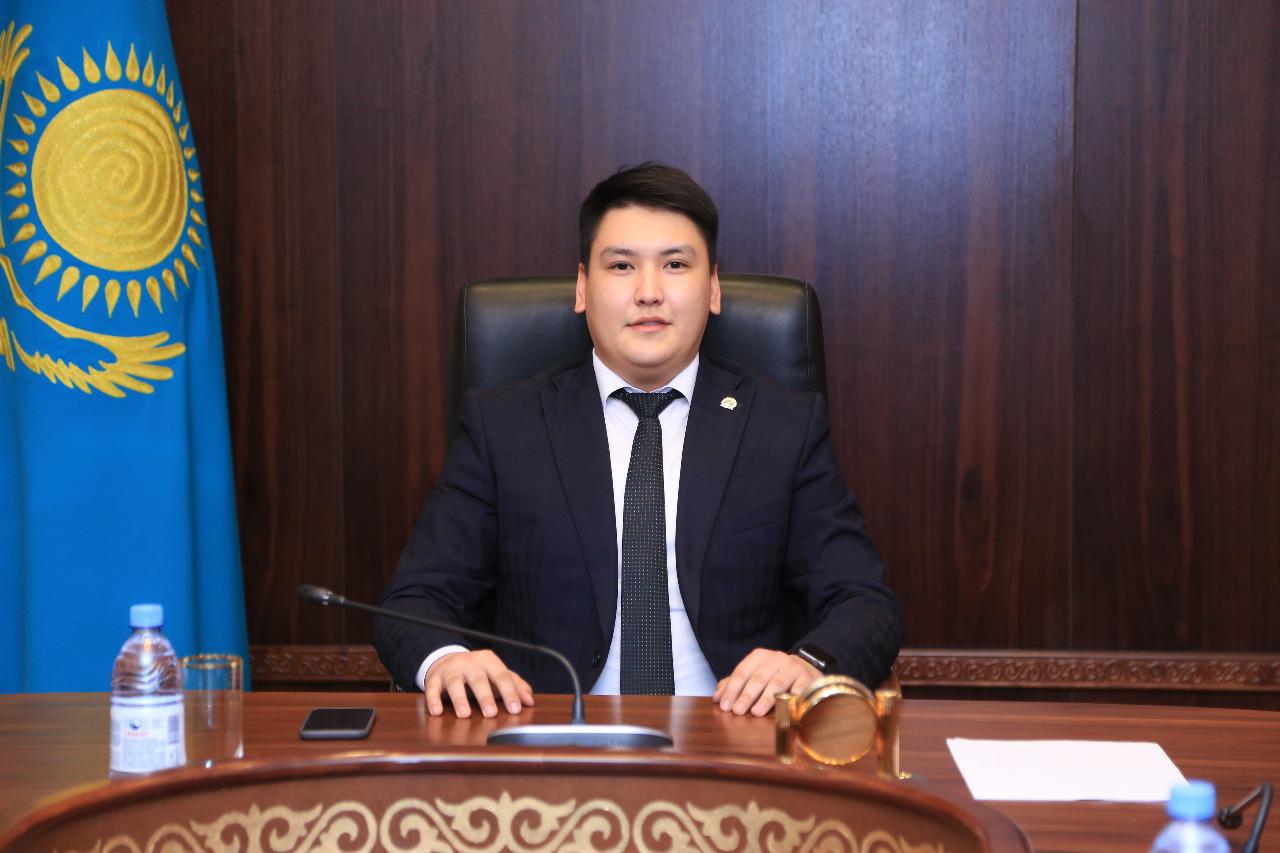 Қостанай ауданы әкімі Жансұлтан Таукенов аудан әкімі аппаратының жаңа басшысын таныстырды