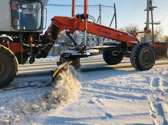 Шұбарқұдық кенті. Жолды қардан тазарту жұмыстары