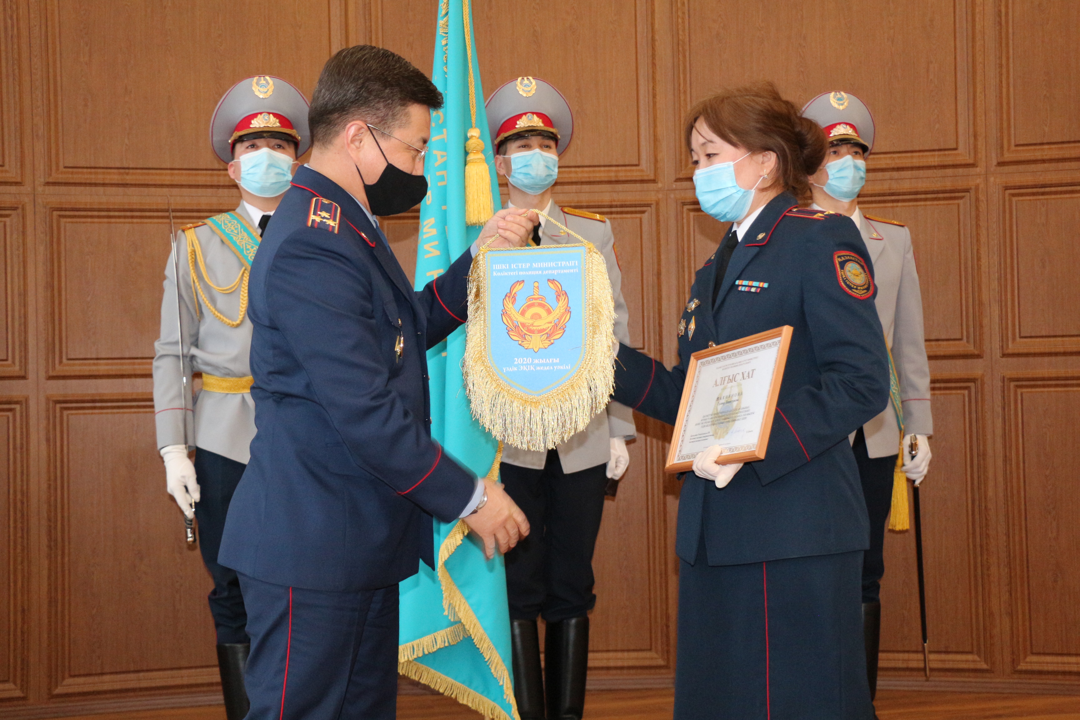 Көлік полициясы ең үздік қызметкерлерді марапаттады