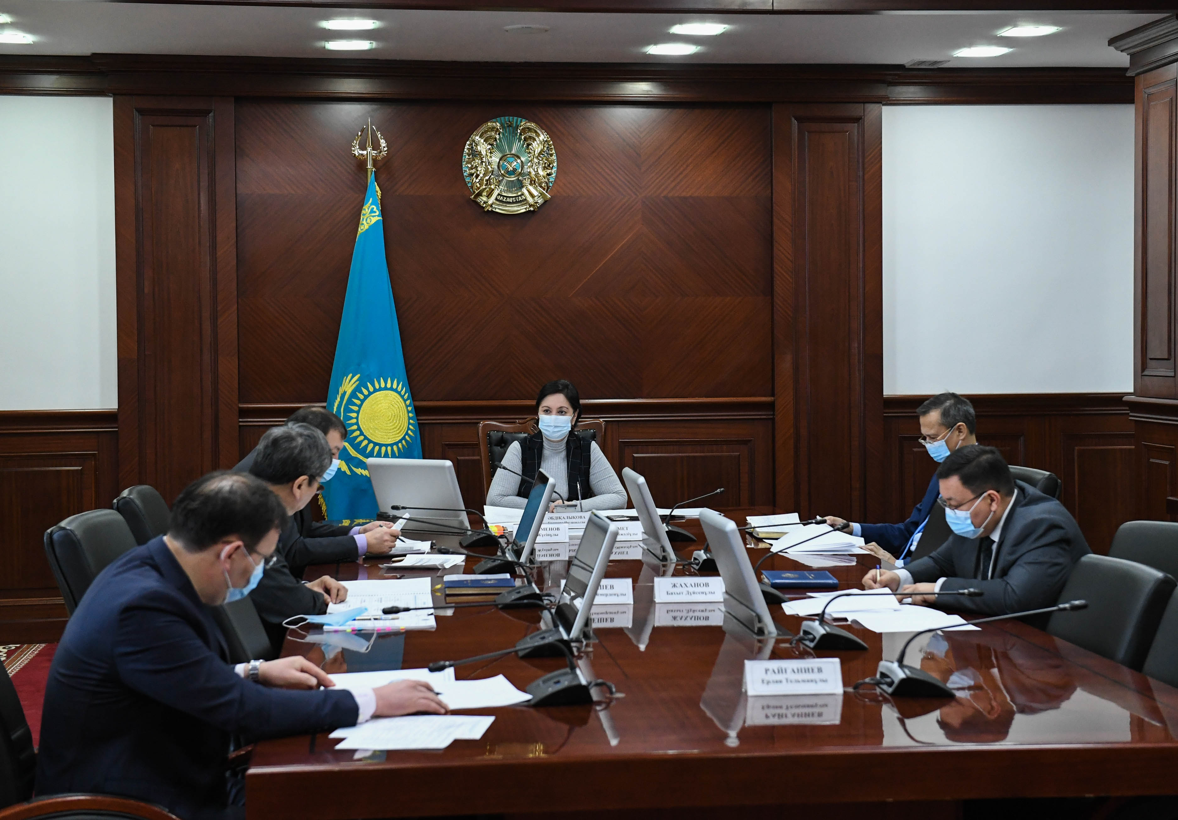 Аким области провела совещание по плану действий на 2021 год