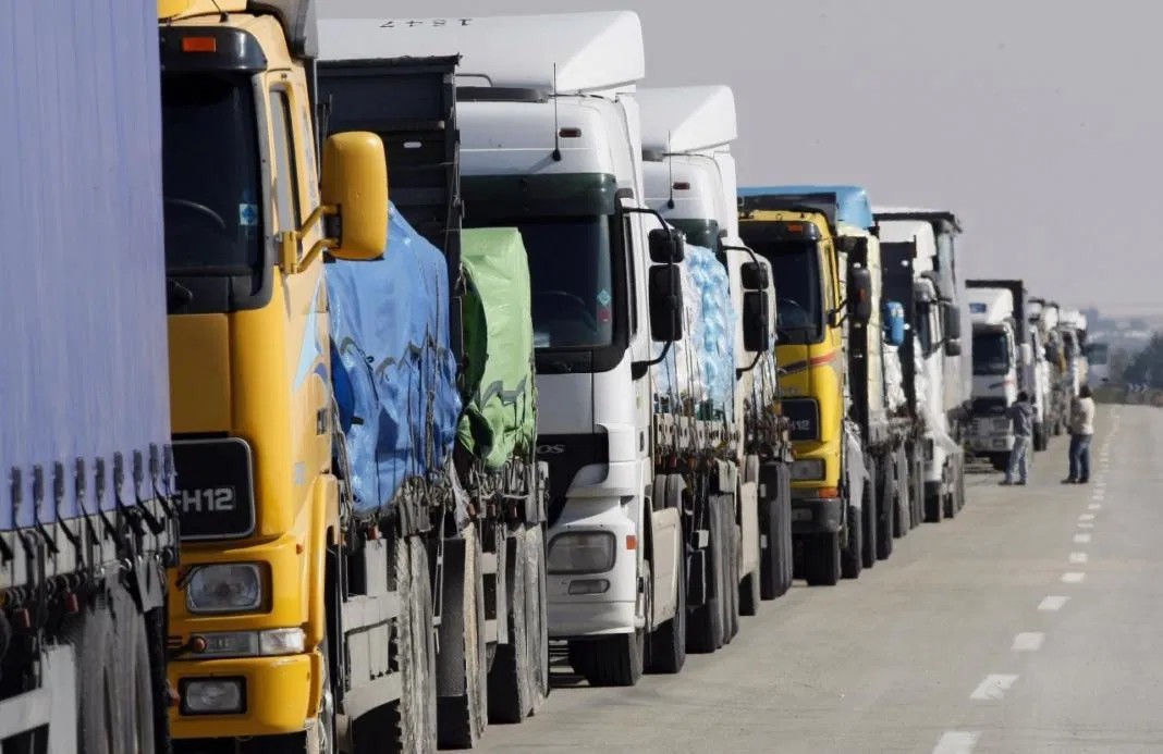 Информация по количеству автотранспорта, ожидающих очередь на выезд из Республики Казахстан в пунктах пропуска на таможенной границе