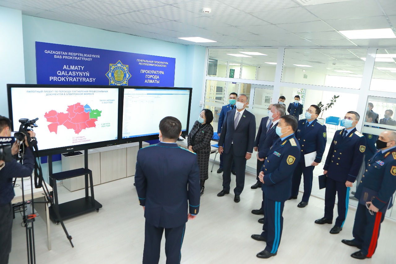 Прокурорлар сенат депутаттарымен кездесу өткізіп, заңнаманың жаңа нормаларының орындалу жағдайын көрсетті