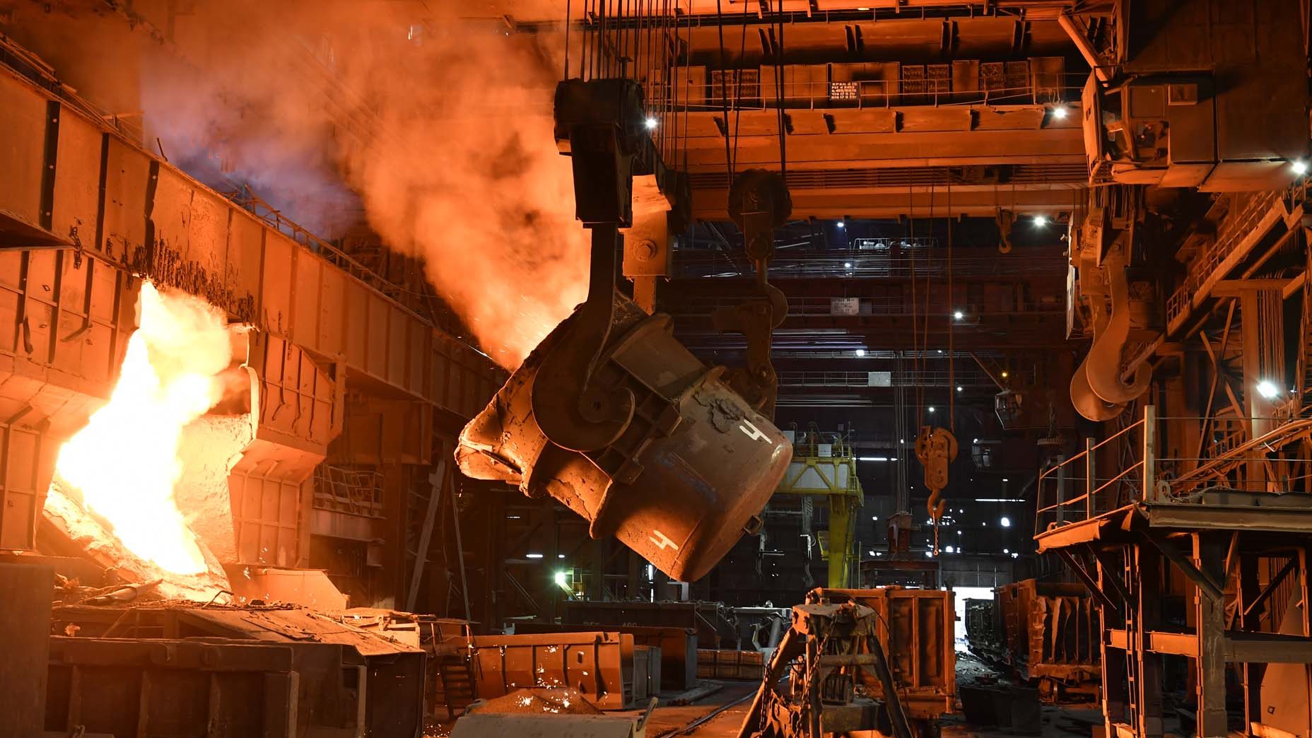 В Темиртау металлурги Дню города посвятили праздничную плавку стали